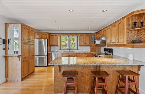 Lake of Bays Cottage | Getaway Cottage LAKE FRONT Muskoka Room Kayaks!
