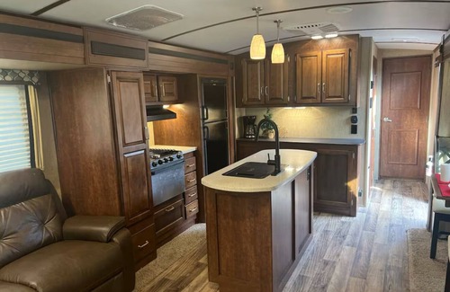 Nunnelly RV Rental | Getaway Glamper with fireplace
