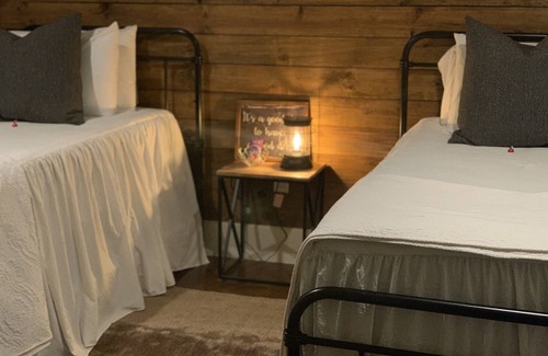 Canton House | GETAWAY!Suite 5@ElKen!$Massage,Breakfast,Relax,Renew