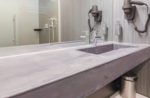 Oss Hotel | Getaway to Comfort with Restaurant, and Free Parking, Near Museum Jan Cunen