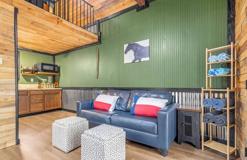 Mineola Apartment | Getaway to the Pines of East Texas - Eagle 1