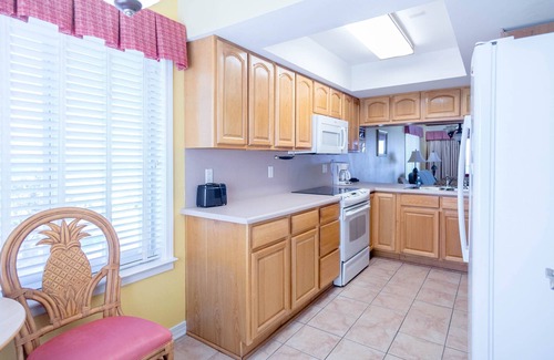 Pensacola Beach Condo | Getaways at Soundside Holiday Beach