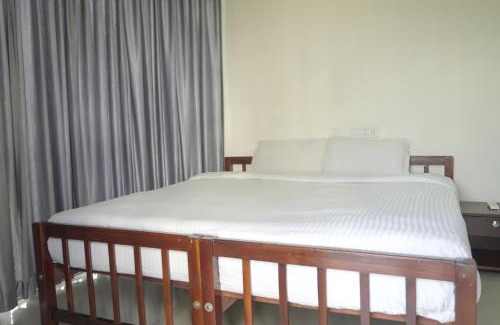 Kakkanad Hotel | Ghala Heights