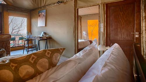 Savuti Cabin | Ghoha Hills Savuti Lodge