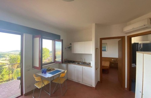 Spigno Saturnia Apartment | Giada Holiday Home - Two Bedroom Apartment Sleeps 4, Balcony and Sea View