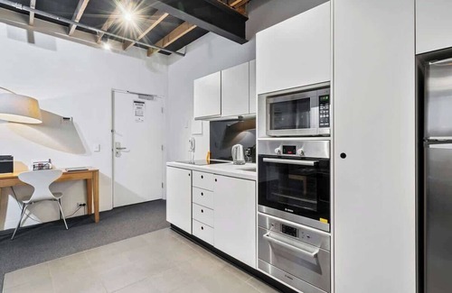 Sullivan's Cove Apartment | Gibson's Mill waterfront warehouse apartment - 103