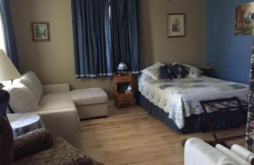 Saint-Andre-Avellin Bed & Breakfast | Gil Ann