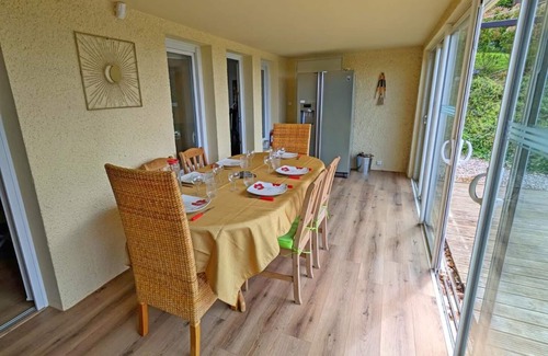 Carlus House | Gite 6 p, swimming pool and countryside, in Albi under the Tarn sun