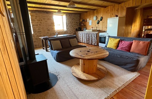 Saint-Julien-Labrousse Cottage | Gite Cabin & Funny Animals