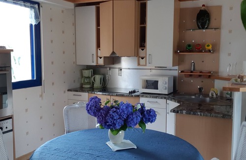 Ploudalmezeau House | Gite Camélias 700 m from the sea and the beach, 3 stars, Portsall, GR34