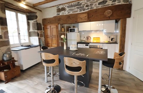 Carlat Cottage | Gite Carlat, 2 bedrooms, 4 persons