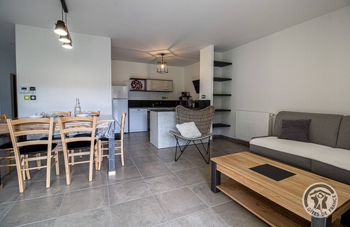 Campan Cottage | Gîte-Comfort-Ensuite with Bath