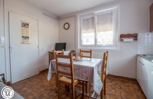 Besse-en-Chandesse House | GITE DES BRUYERES - BESSE AND SAINT ANASTAISE