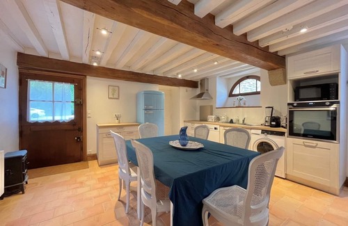 Plougonven House | Gite D'un Manoir du 15ème Avec Piscine Chauffée, Hammam, Jacuzzi et Grand Parc