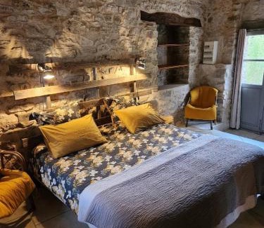 Vezenobres House | Gite de charme 80 m², piscine, proche d'Uzès.