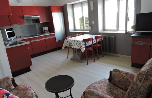 Champagney House | GITE DE FRANCE 2 minutes' walk from the lake 1 medium-sized pet