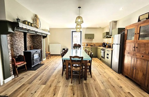 Salon-la-Tour Villa | Gite de France 6 Personen