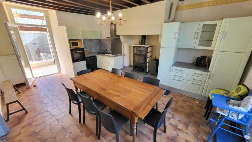 La Bazouge-des-Alleux House | Gite de la Fontaine