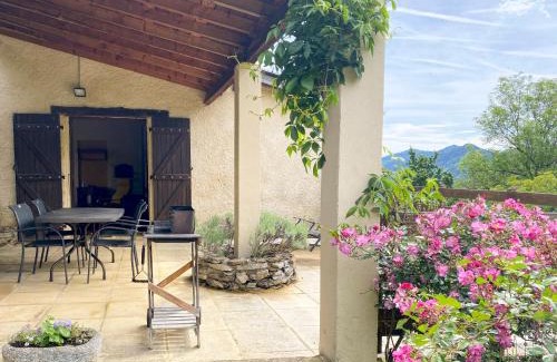 Benaix House | Gite de Serrelongue