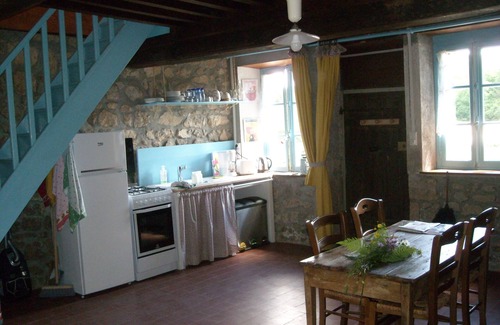 Dun-les-Places Cottage | gîte des croisettes, in the Morvan regional park