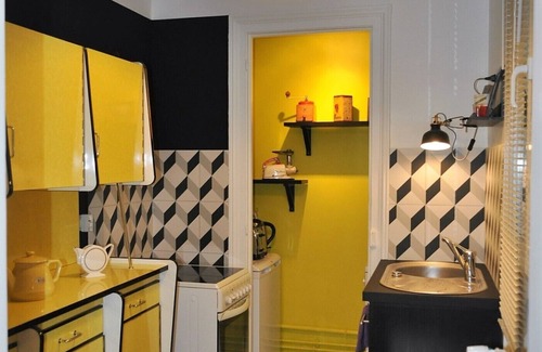 Hincmar Apartment | Gîte downtown Reims 75 eur with parking Box 24/24 against the building 2€/Jour