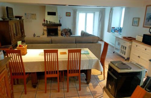 Vaux-sur-Vienne House | Gite du Prieure