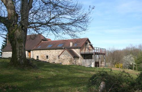 Saint-Paul-la-Roche House | Gite Fleurs d'Esse