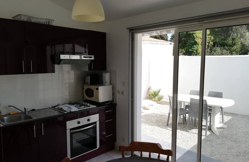 Rivedoux-Plage Cottage | Gite for 2/4 people, a double room, a mezzanine bedroom, patio