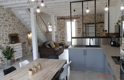 Mauleon House | Gite for 6 to 8 people, all renovated with Jacuzzi, 20 minutes from puy du fou