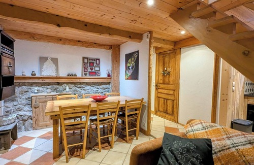 Saint-Pierre-d'Entremont Cottage | Gîte in a typical mountain chalet in the heart of the Chartreuse region
