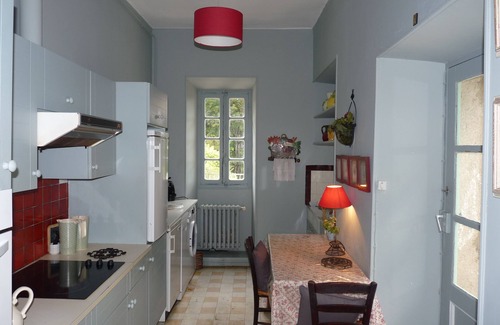 Banne Apartment | Gite in old house in vineyard.