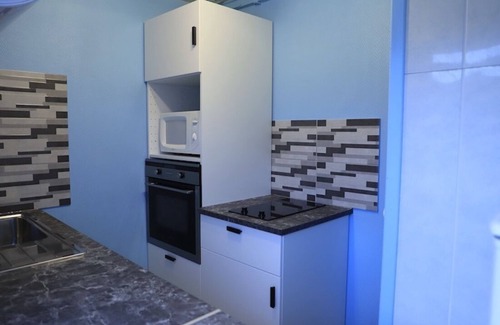 Ouzouer-sur-Trezee Apartment | Gite in quiet hamlet by the canal, between Guédélon and Loire Valley