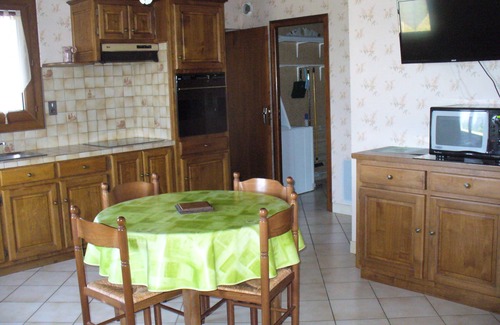 Comps-la-Grand-Ville Apartment | Gite in the countryside, 984 feet away from the village, quiet, clear view