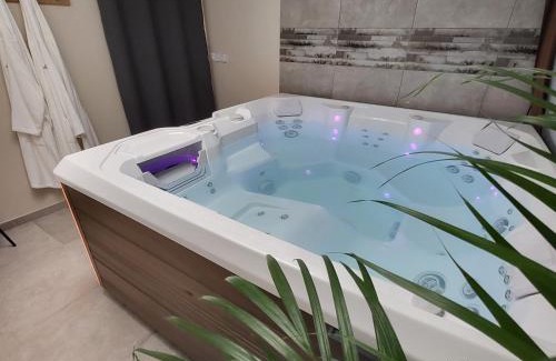 Sarcey House | Gite La Cabiotte Nature et Spa