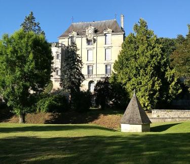 Saint-Paterne-Racan House | Gite La Maison Blanche Familiale Château La Roche Racan