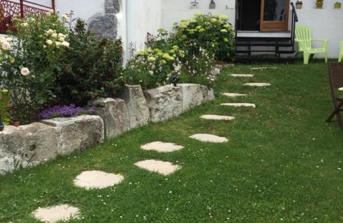 Saint-Esteben House | Gite Larrondoa