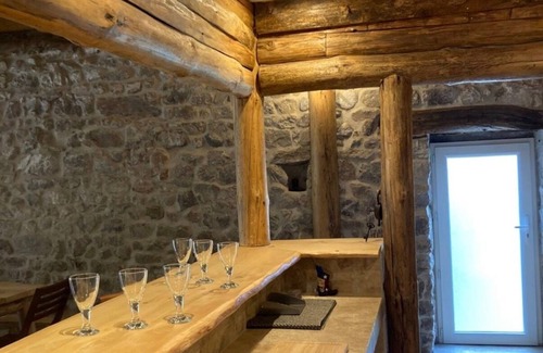 Satillieu House | Gîte Les Vieilles Pierres at the gateway to the forest for families or friends