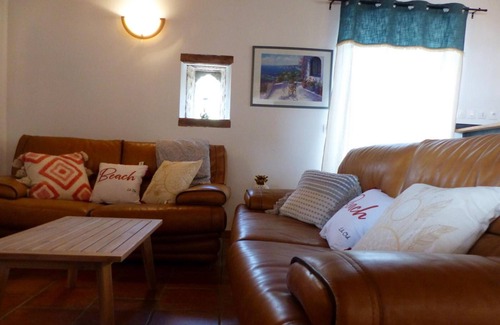 Lurcy-Levis Cottage | Gite Lurcy-Lévis, 4 bedrooms, 10 persons