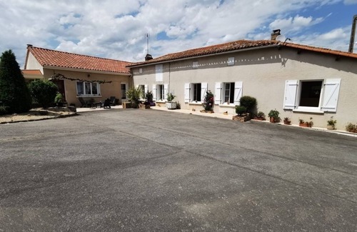 Bressuire Cottage | Gîte Natura Bella 10 people, in the countryside