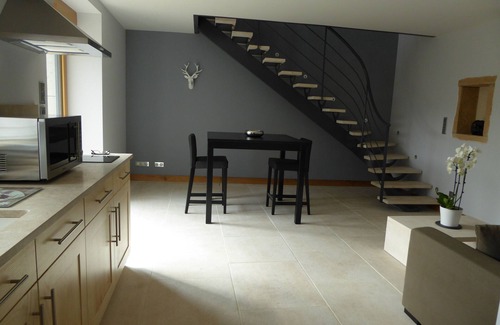 Chasselay Cottage | Gîte near LYON with outdoor swimming pool and indoor Jacuzzi, Sauna
