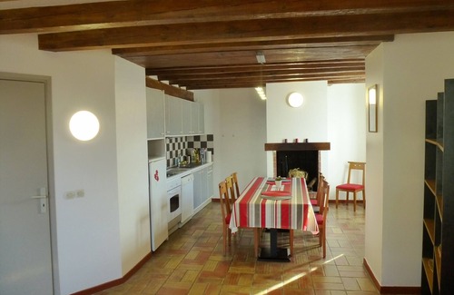 Montoulieu Apartment | Gite on 2 levels, in authentic village, in Cathar country near Montségur.