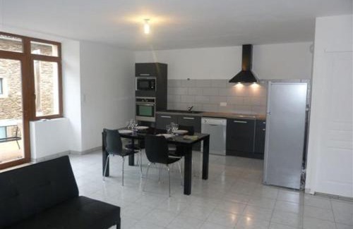 Belcastel Apartment | gite Oustal