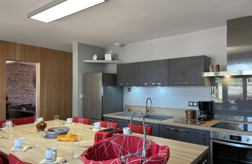 Pierrefitte-sur-Loire Cottage | Gite Pierrefitte-sur-Loire, 4 bedrooms, 9 persons