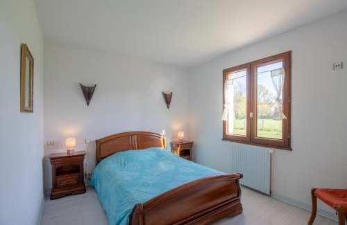 Cherveix-Cubas Villa | Gite Piscine et Jacuzzi intérieurs