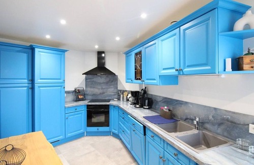 Saint-Etienne-de-Carlat Cottage | Gite Saint-Étienne-de-Carlat, 4 bedrooms, 9 persons
