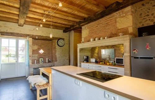 Saint-Pierre-de-Chignac Cottage | Gite Saint-Pierre-de-Chignac, 4 bedrooms, 8 persons