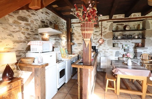 Sansac-de-Marmiesse Cottage | Gite Sansac-de-Marmiesse, 1 bedroom, 3 persons