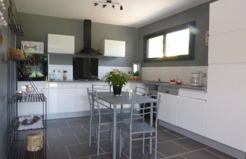 Marigny House | Gite South Two Sevres wifi jacuzzi pool
