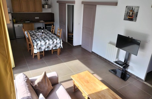 Ailhon Apartment | Gite Sunflowers