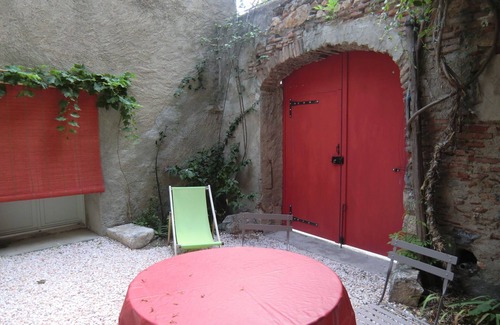 Baixas Apartment | Gite T2, near village Perpignan